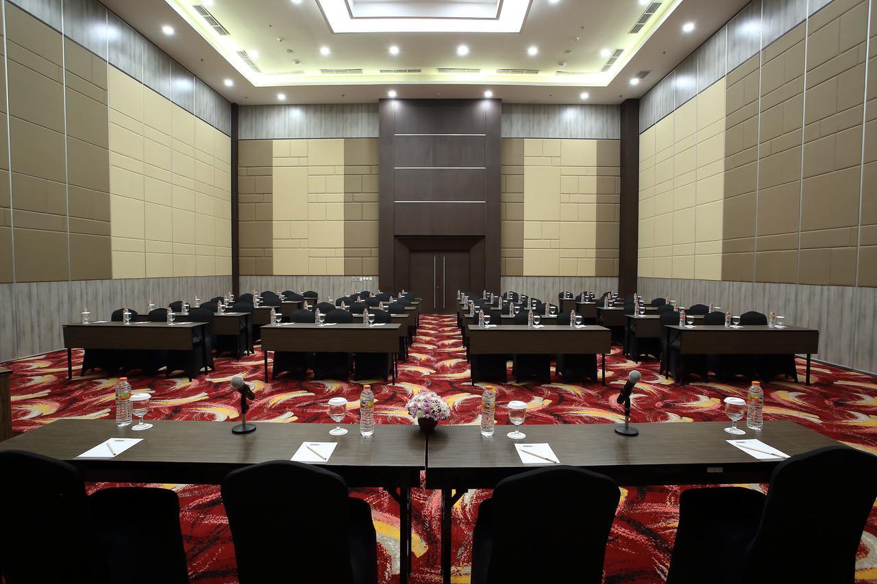 Bigland Hotel & Convention Sentul Bogor Exterior foto