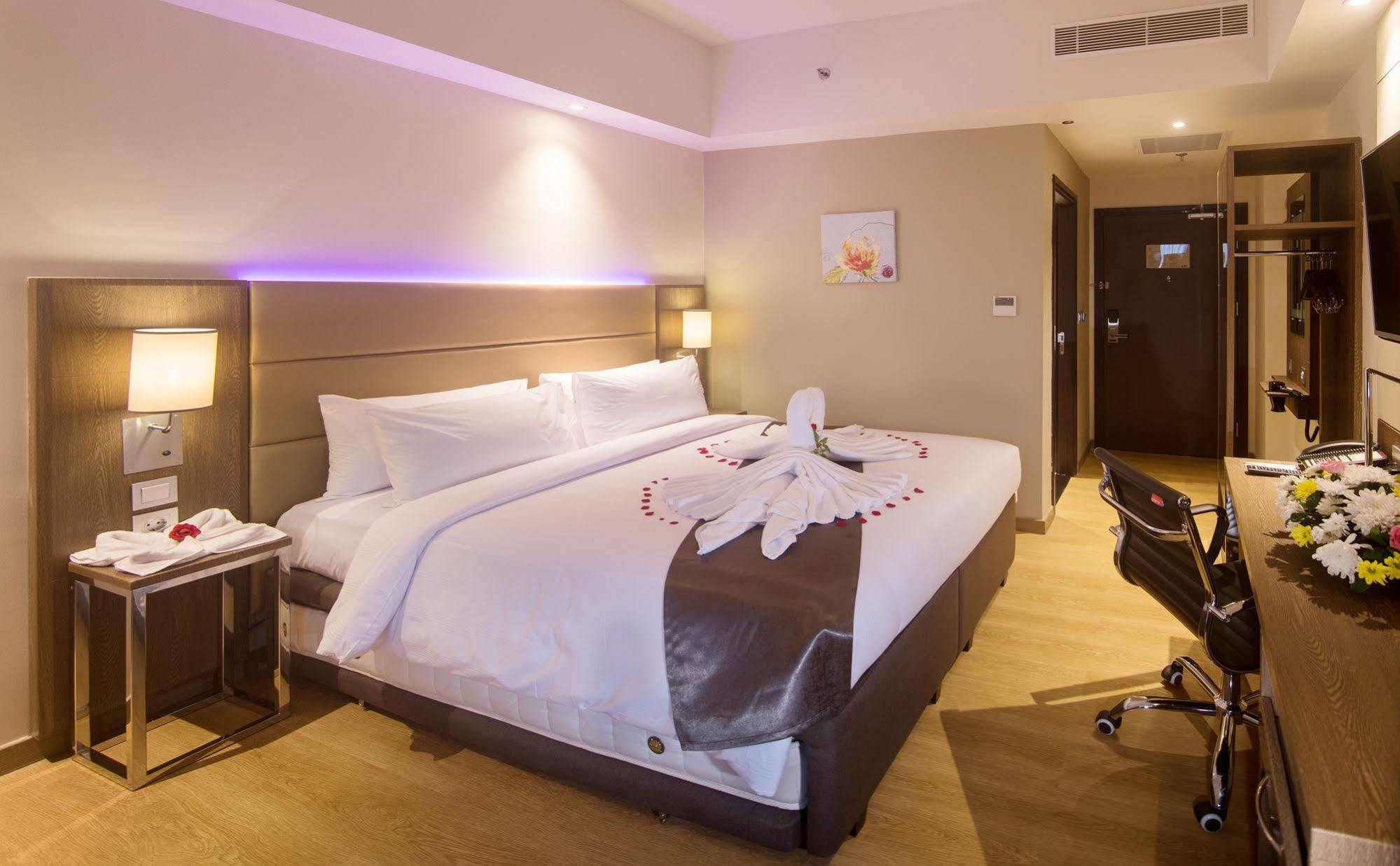 Bigland Hotel & Convention Sentul Bogor Exterior foto
