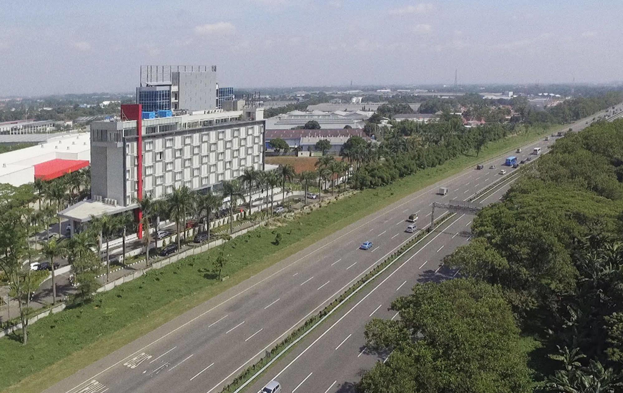 Bigland Hotel & Convention Sentul Bogor Exterior foto